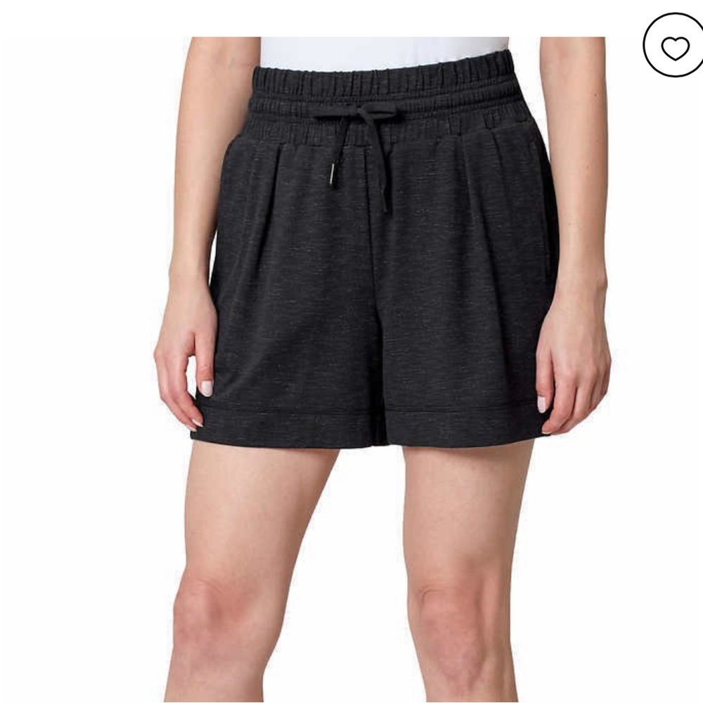 NWT Mondetta Ladies’ Everyday Walking Shorts